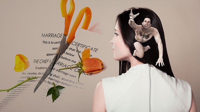 婚内与他人同居犯法吗（婚内同居法律怎么处理）